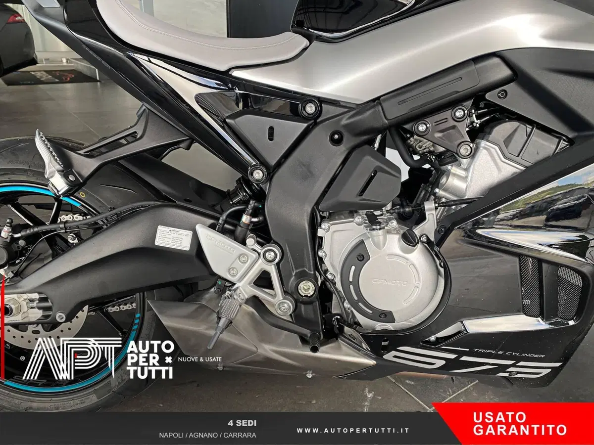 CFMOTO 675SR-R (2025 - 26) (12)