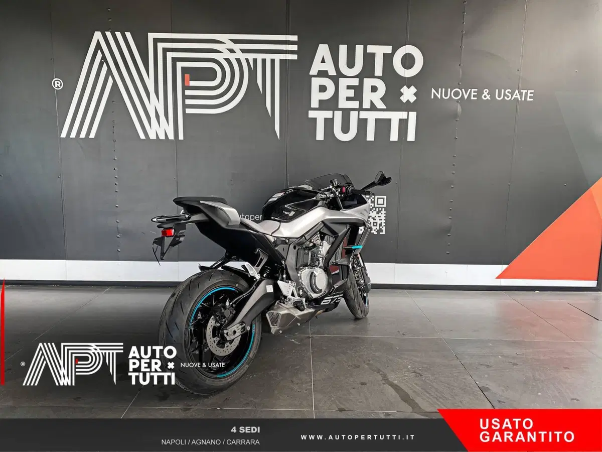 CFMOTO 675SR-R (2025 - 26) (4)