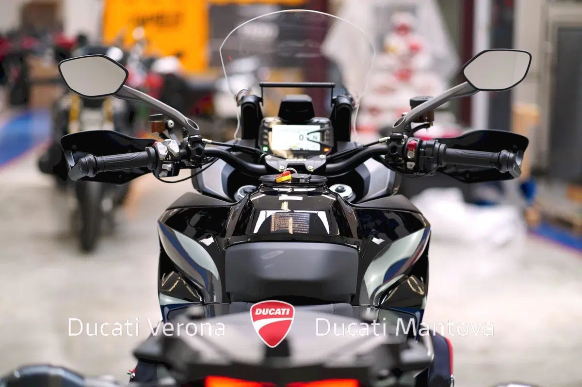 Ducati Multistrada V2 S (2022 - 24) (18)