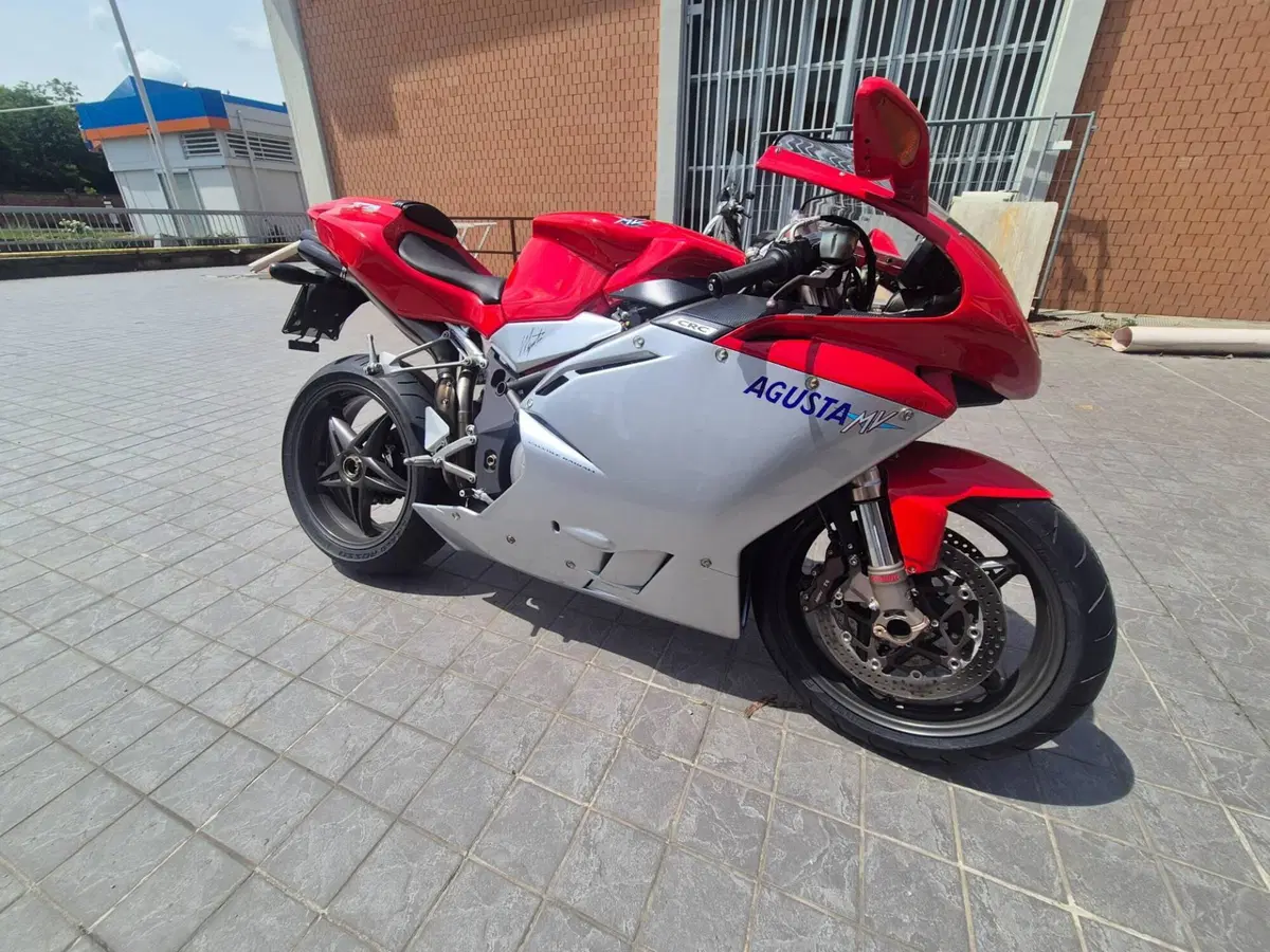 MV Agusta F4 750 S (2000 - 02) (2)