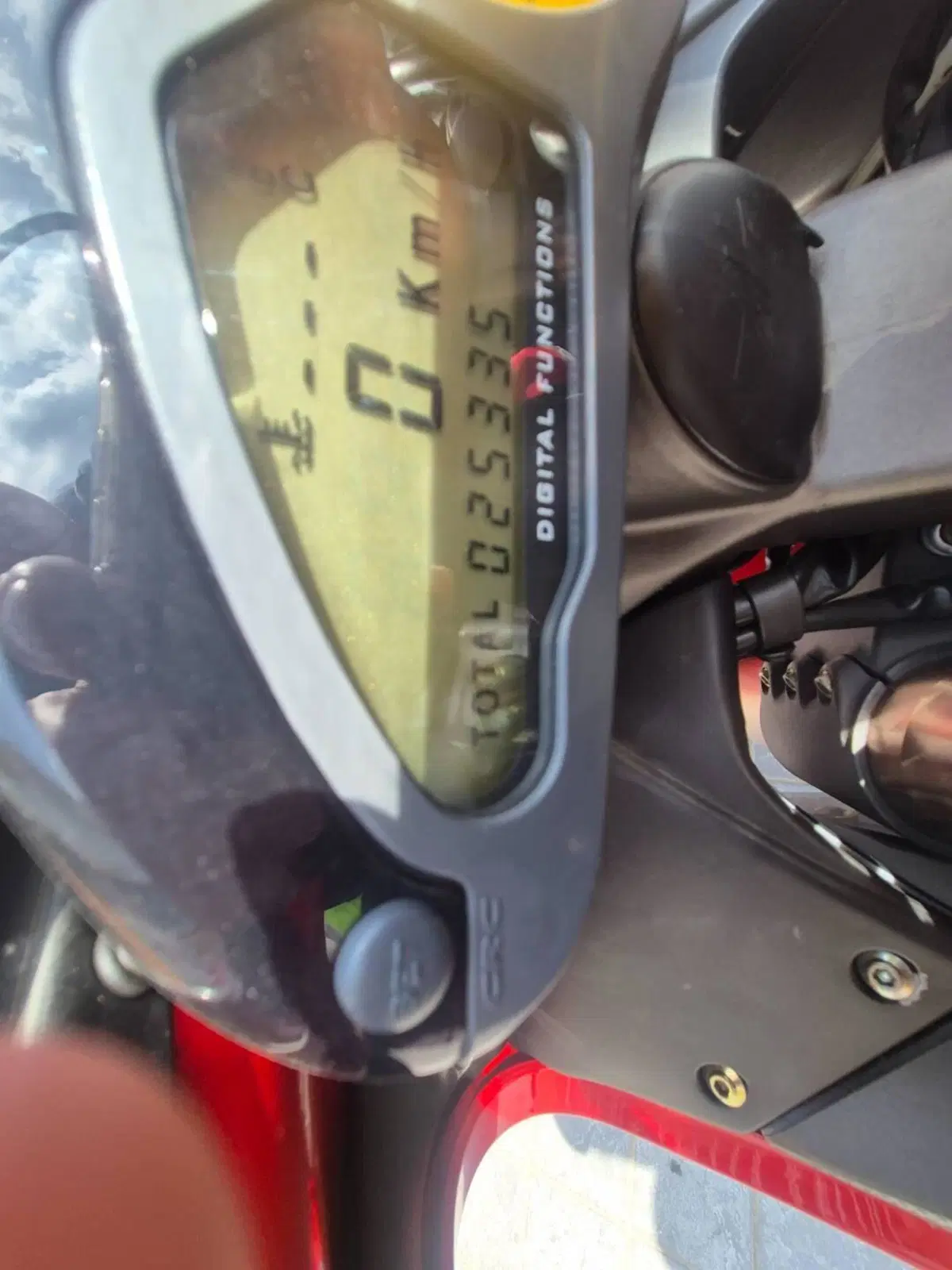 MV Agusta F4 750 S (2000 - 02) (5)