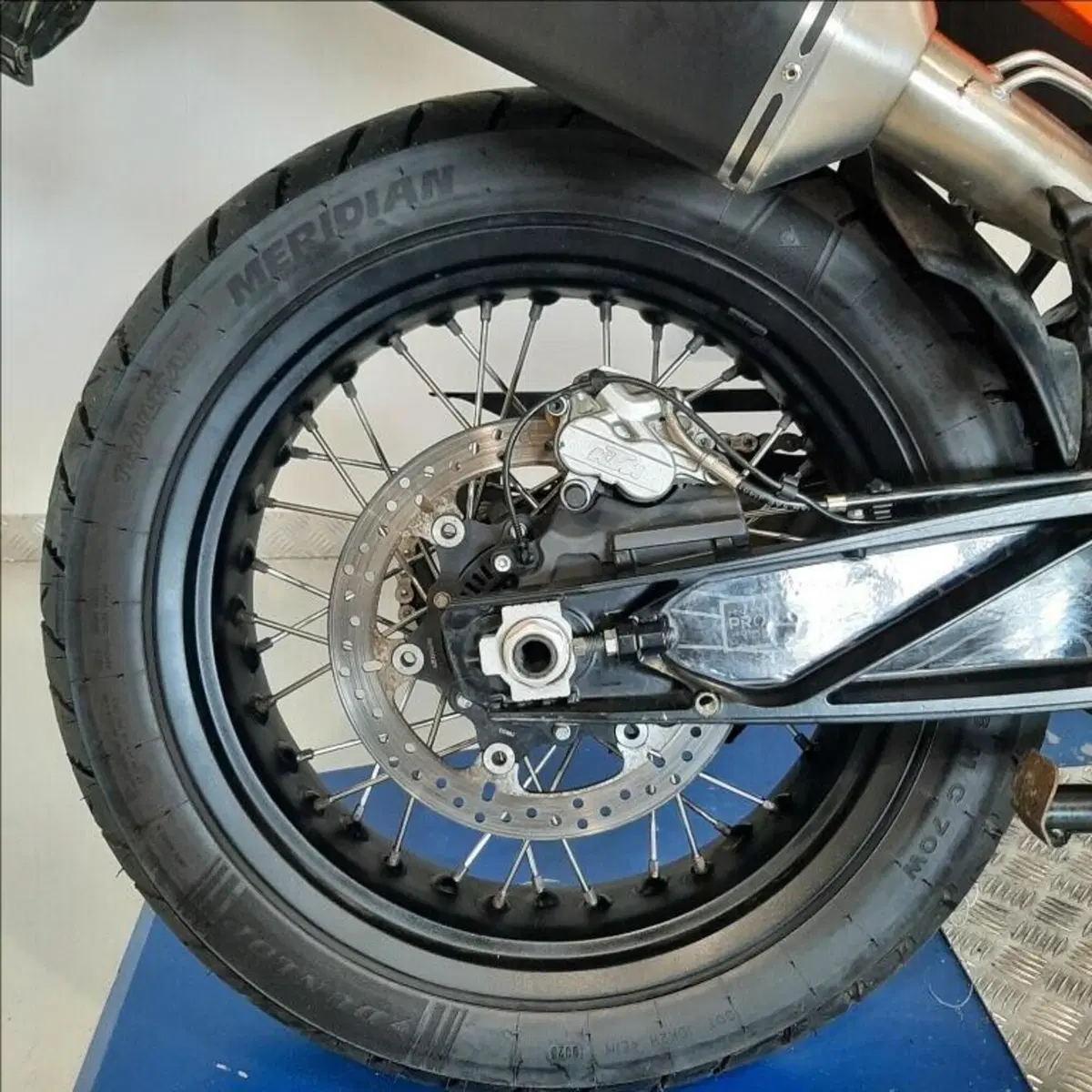 KTM 890 Adventure (2021) (9)