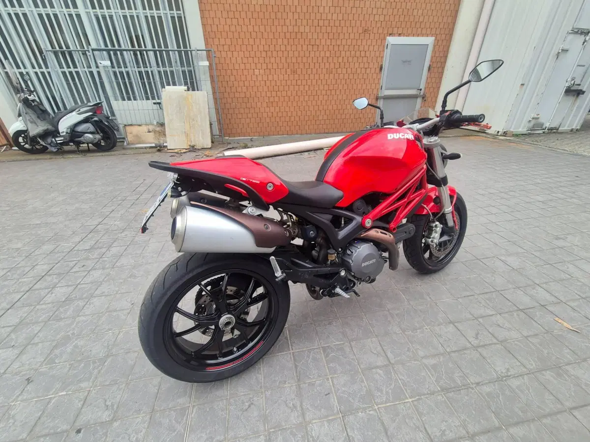 Ducati Monster 796 ABS (2010 - 14) (2)