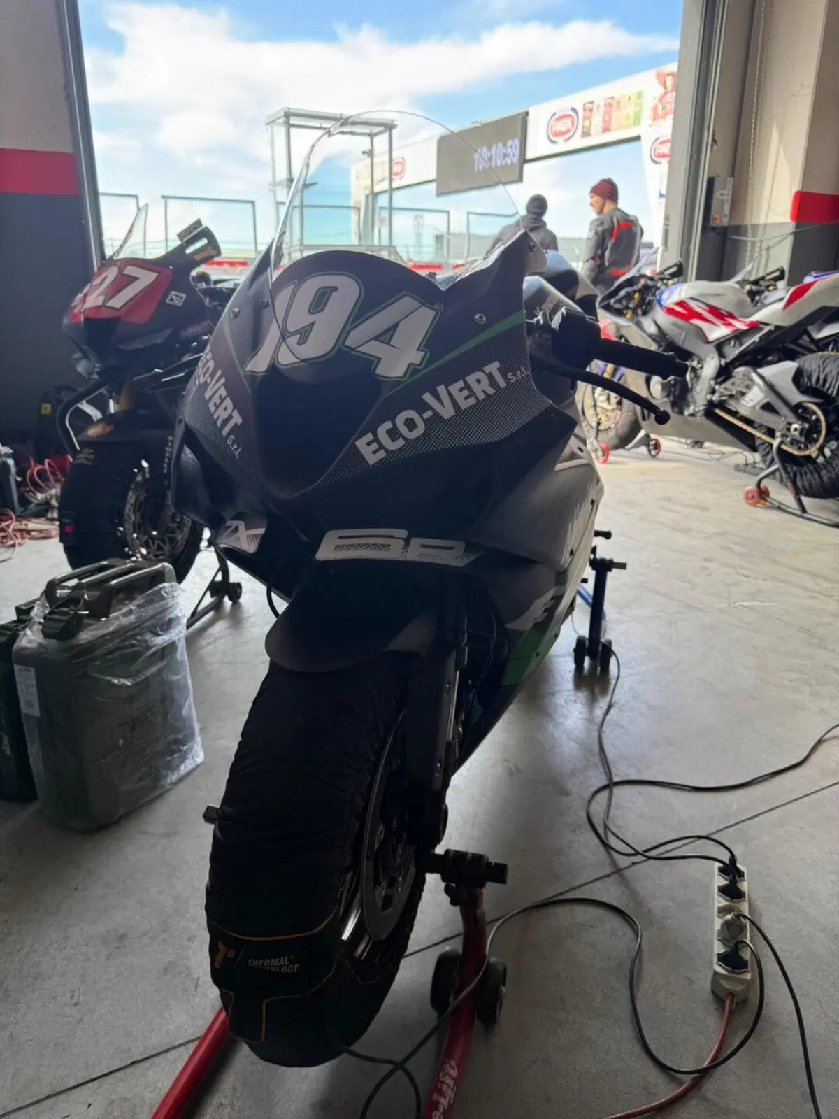 Kawasaki Ninja 636 ZX-6R Performance (2025 - 26) (4)