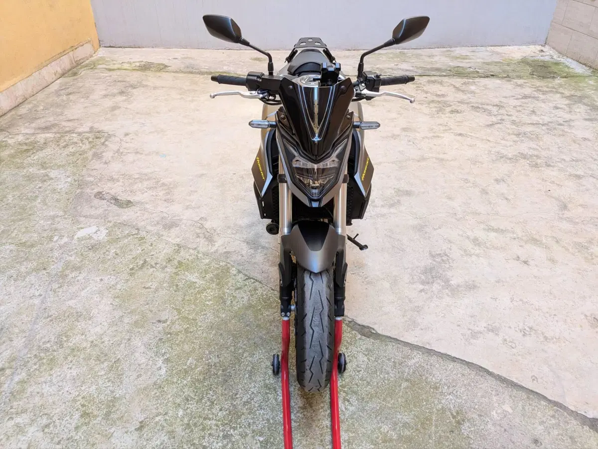 Honda CB 750 Hornet (2023 - 24) (6)