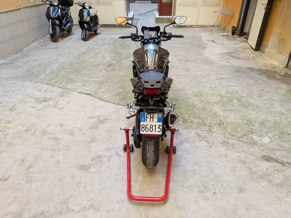 Honda CB 750 Hornet (2023 - 24) (10)