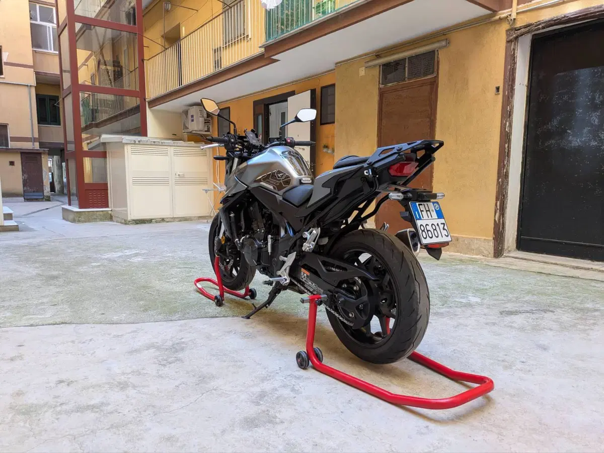 Honda CB 750 Hornet (2023 - 24) (9)