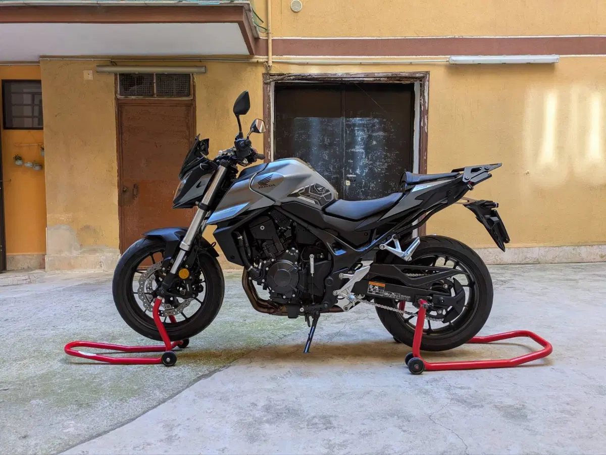 Honda CB 750 Hornet (2023 - 24) (3)