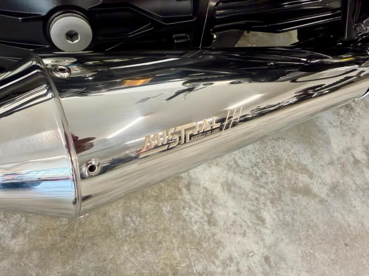 Moto Guzzi V9 Roamer (2016 - 18) (20)
