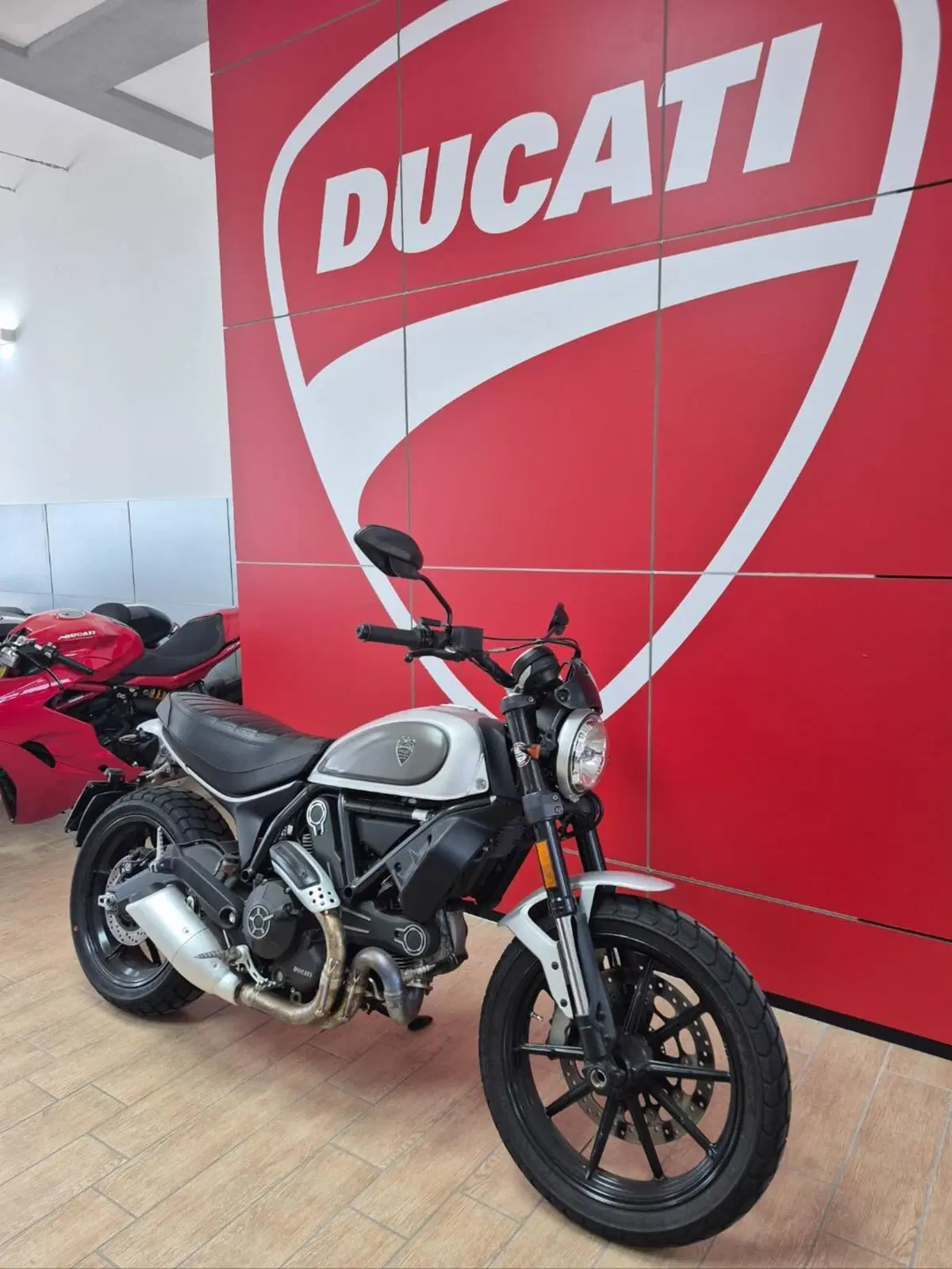 Ducati Scrambler 800 Icon (2017 - 20) (2)