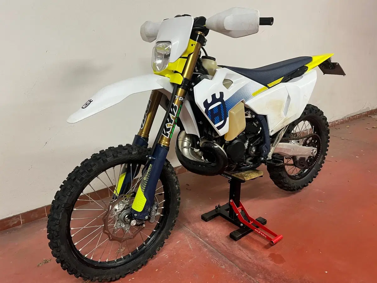 Husqvarna TE 250 (2024) (3)