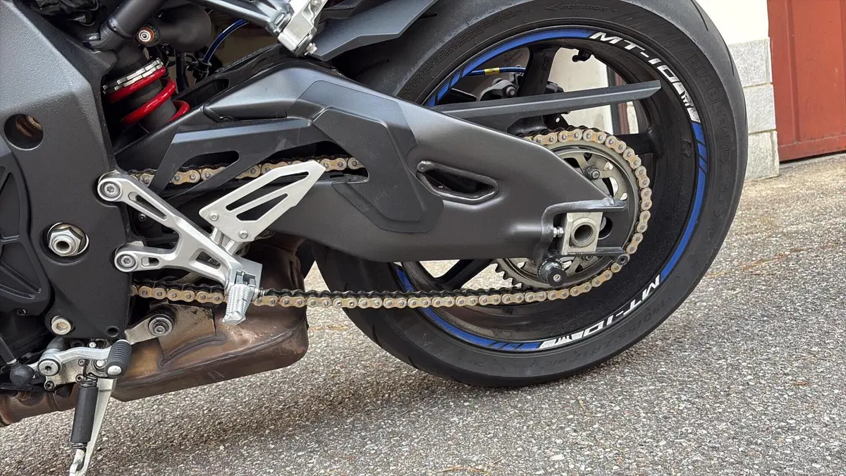 Yamaha MT-10 ABS (2016 - 17) (2)
