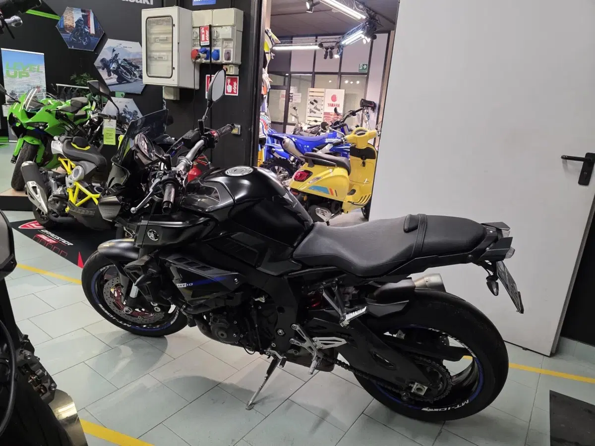 Yamaha MT-10 ABS (2016 - 17) (10)