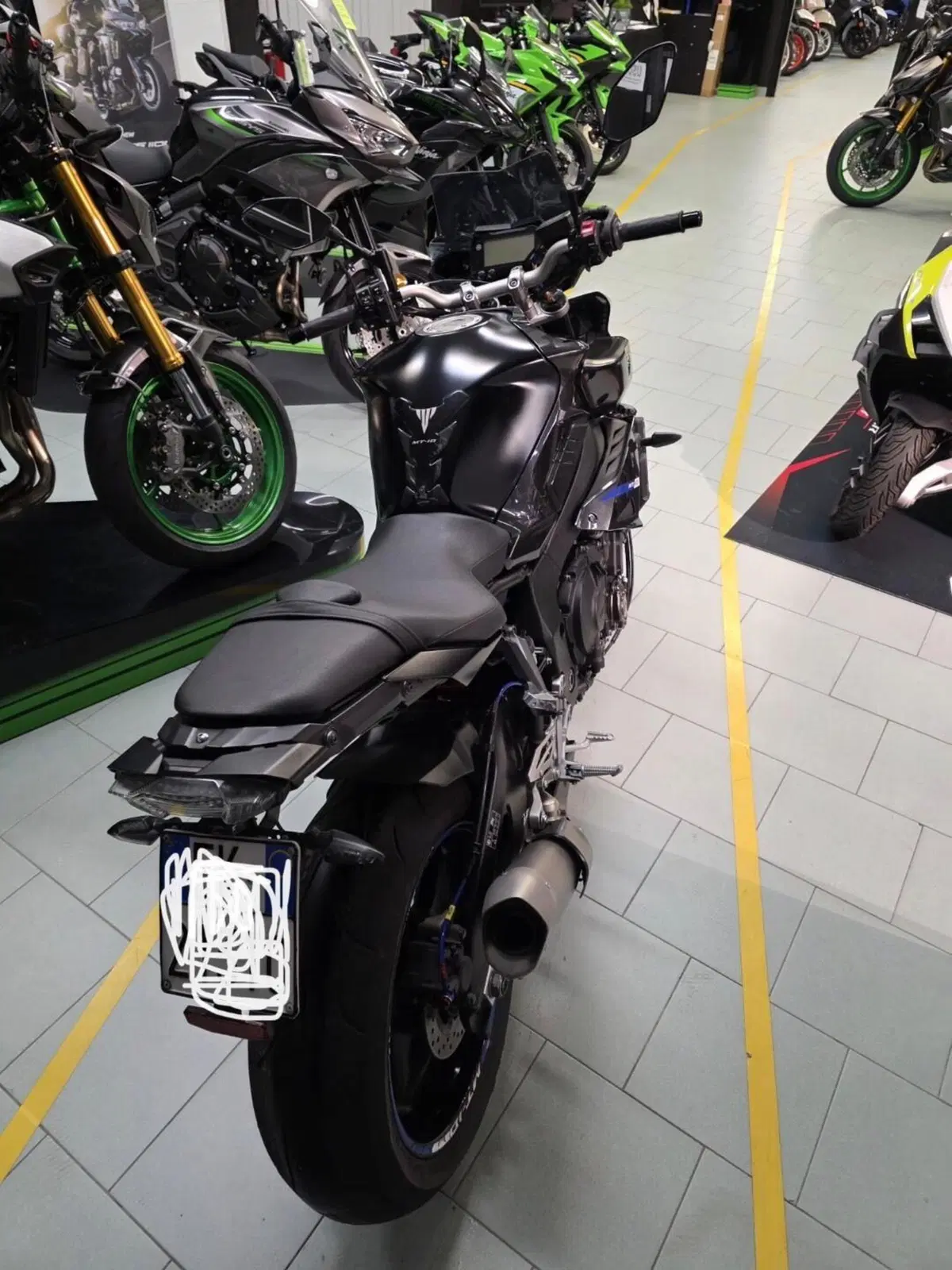 Yamaha MT-10 ABS (2016 - 17) (11)