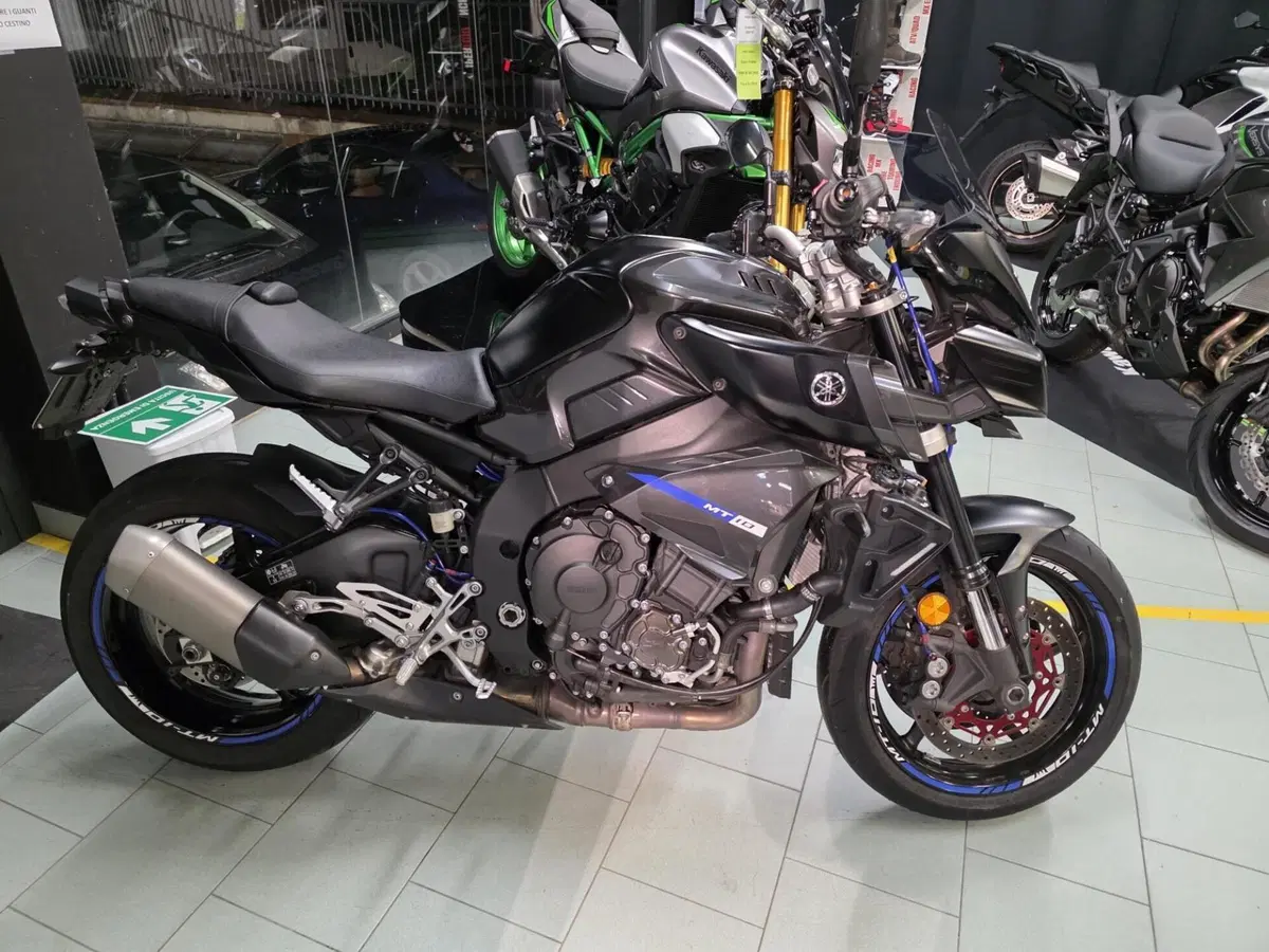 Yamaha MT-10 ABS (2016 - 17) (13)