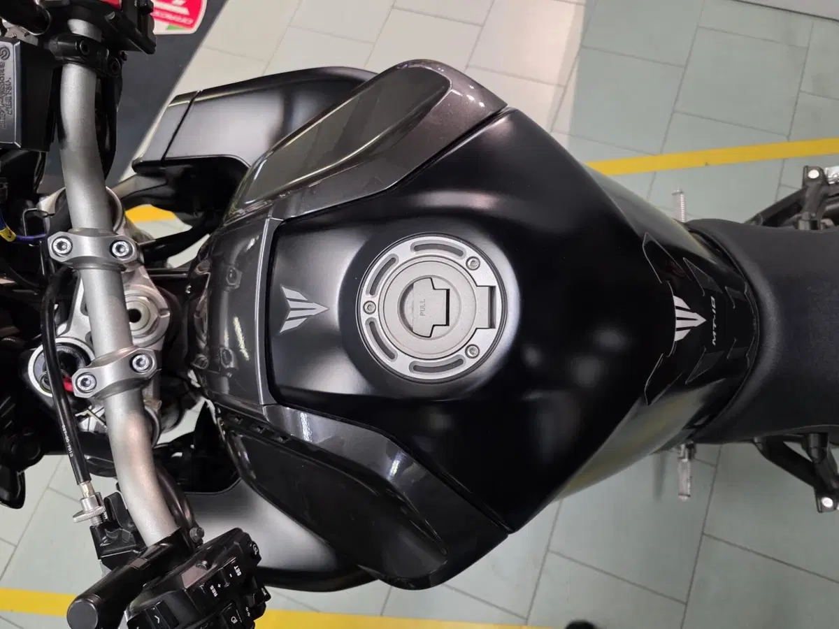 Yamaha MT-10 ABS (2016 - 17) (14)