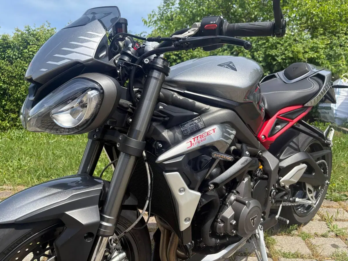 Triumph Street Triple RS (2020 - 22) (6)