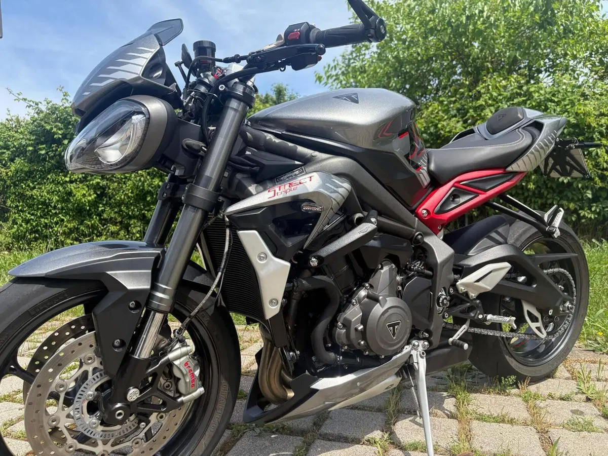 Triumph Street Triple RS (2020 - 22) (7)