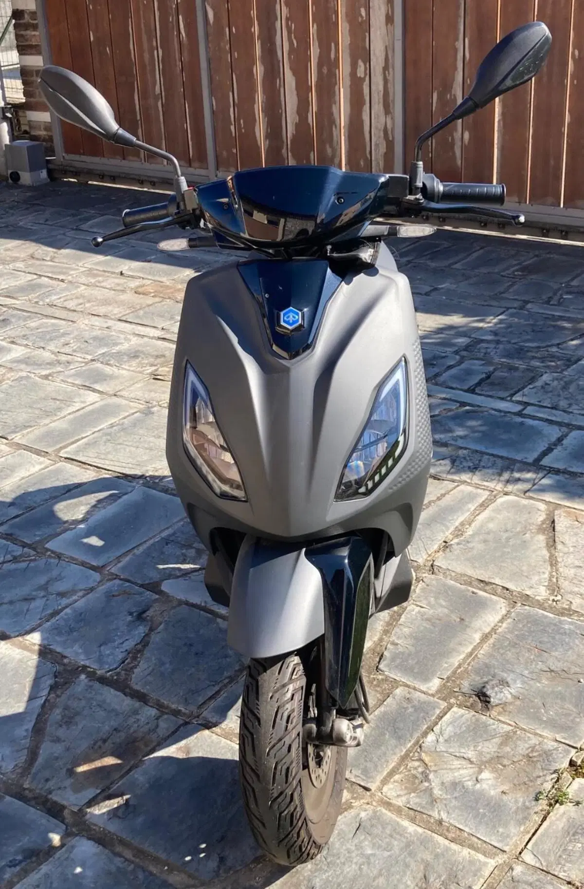 Piaggio 1 Active (2022 - 26) (2)