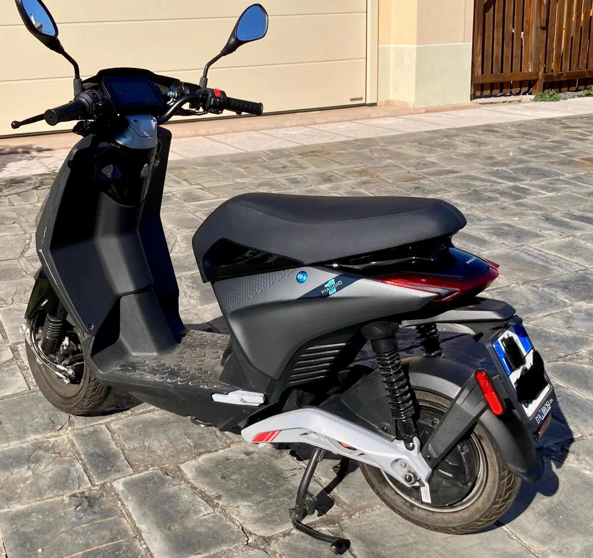 Piaggio 1 Active (2022 - 26) (3)