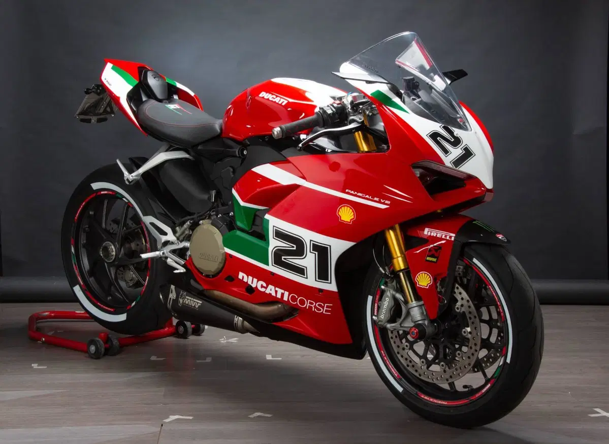 Ducati Panigale V2 Bayliss 1st Championship 20th Anniversary (2021 - 24)