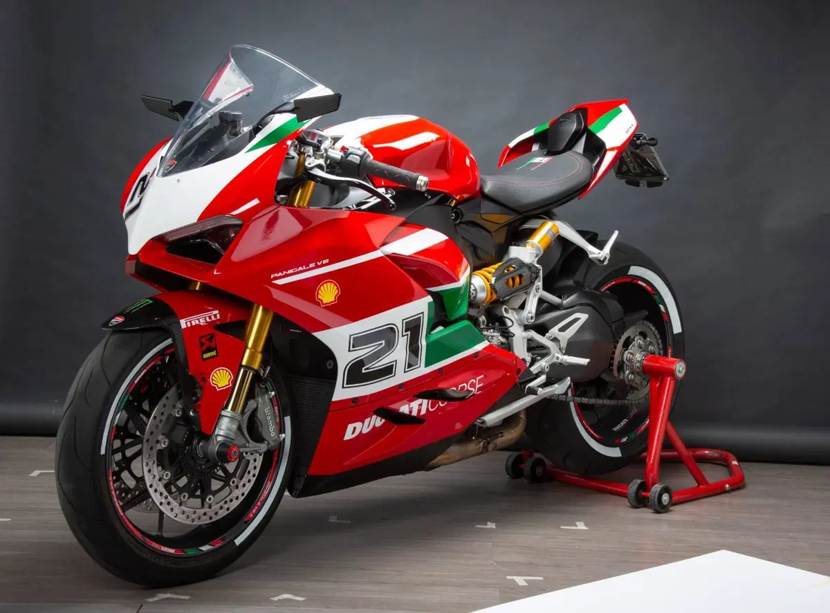 Ducati Panigale V2 Bayliss 1st Championship 20th Anniversary (2021 - 24) (3)