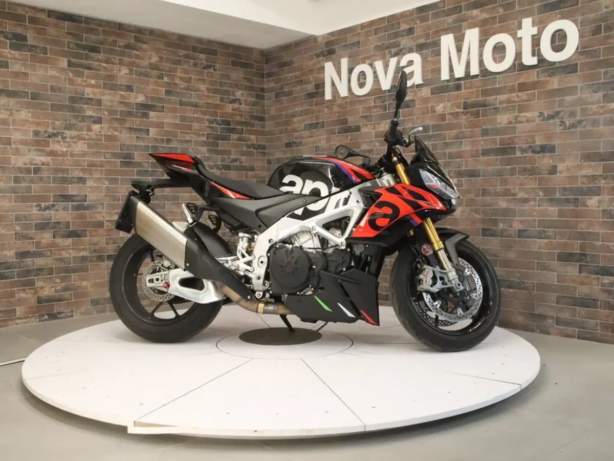 Aprilia Tuono V4 Factory (2021 - 24) (7)