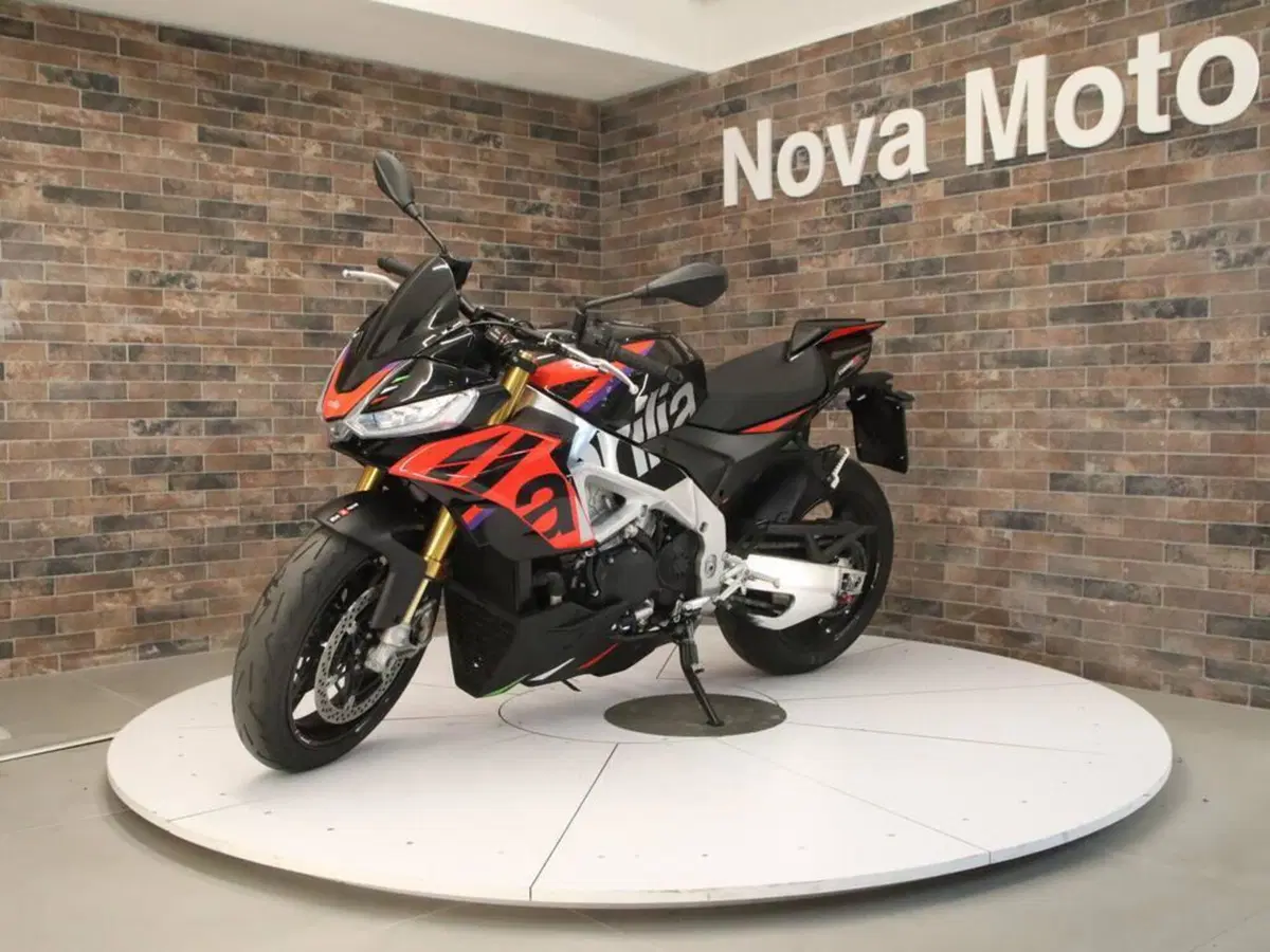 Aprilia Tuono V4 Factory (2021 - 24) (2)