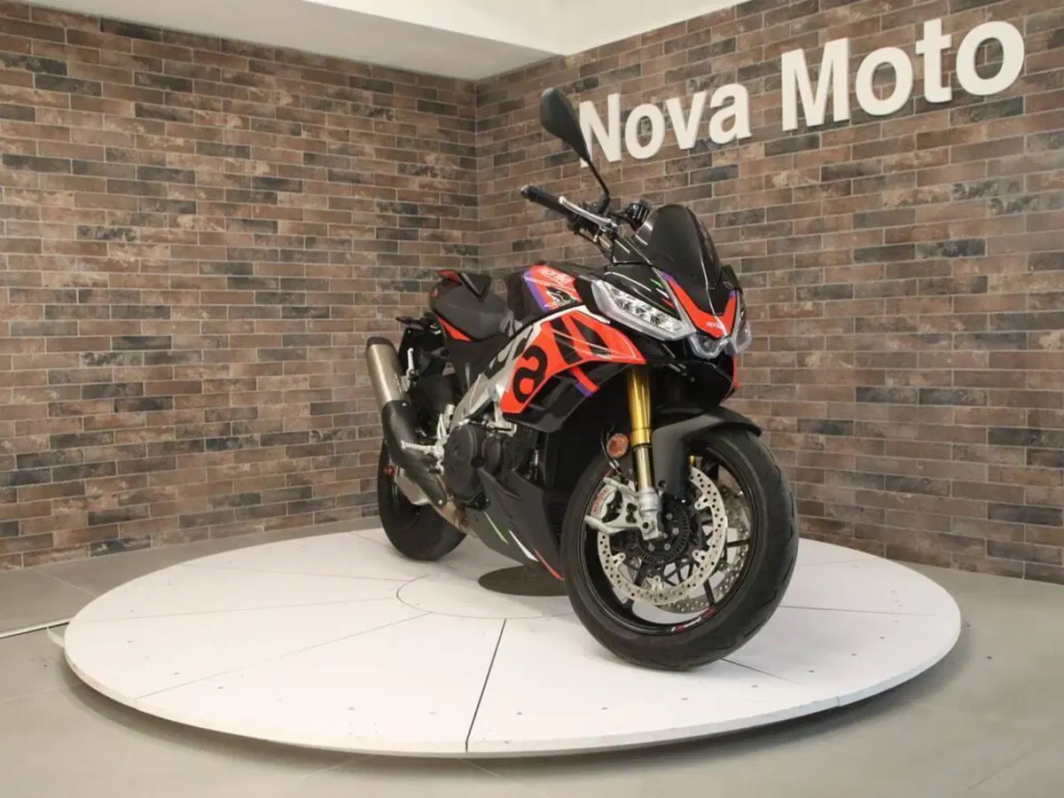 Aprilia Tuono V4 Factory (2021 - 24) (5)