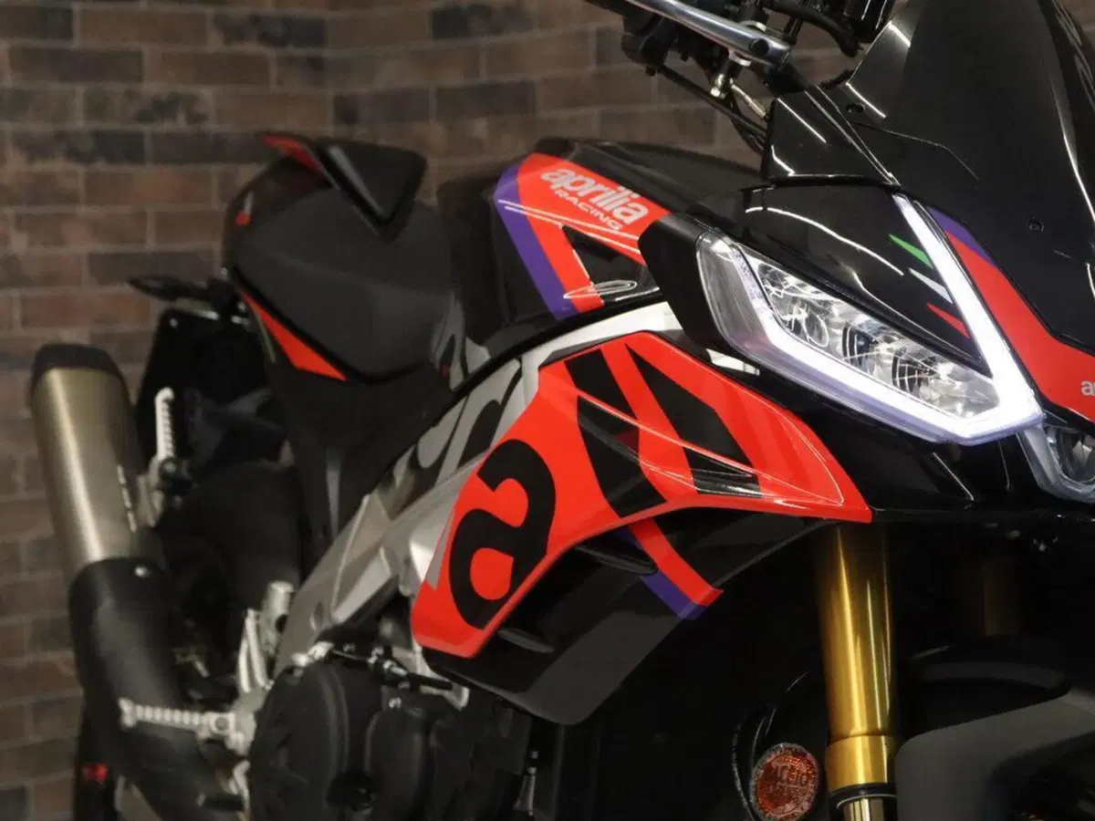 Aprilia Tuono V4 Factory (2021 - 24) (12)