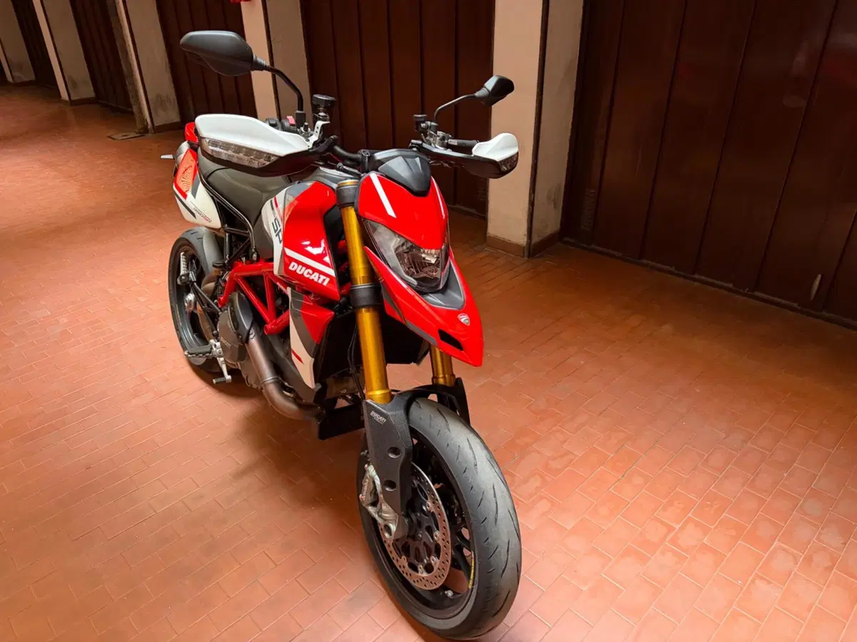 Ducati Hypermotard 950 SP (2022 - 25) (2)