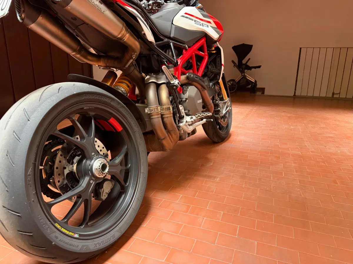 Ducati Hypermotard 950 SP (2022 - 25) (4)