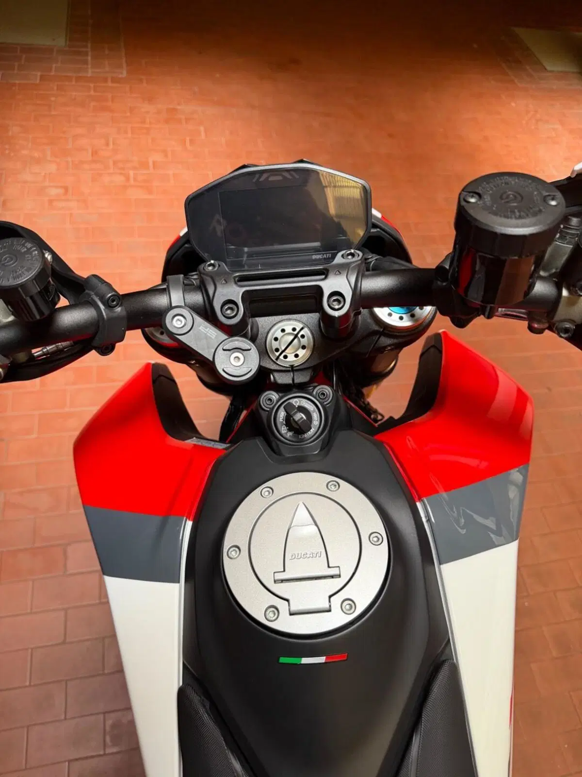 Ducati Hypermotard 950 SP (2022 - 25) (6)