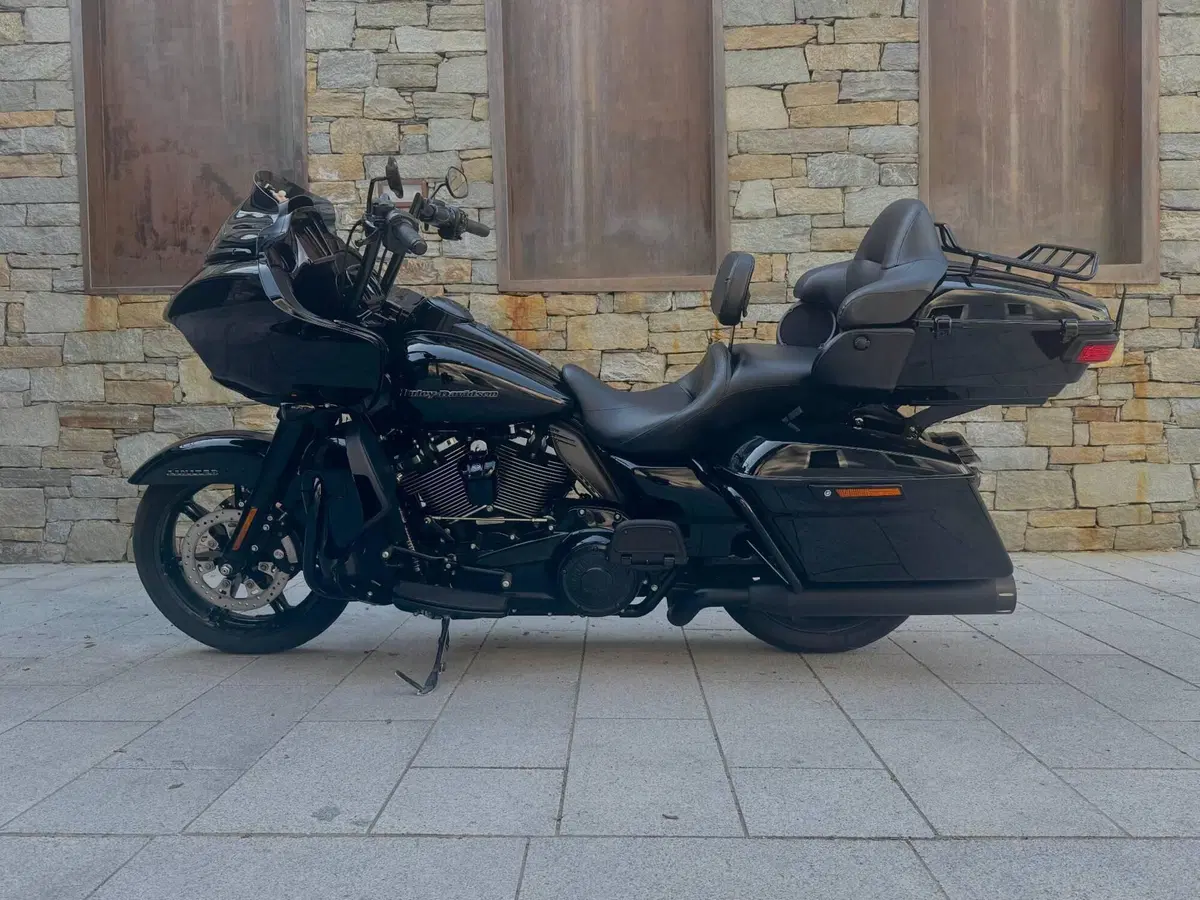 Harley-Davidson 114 Road Glide Limited (2020) - FLTRK