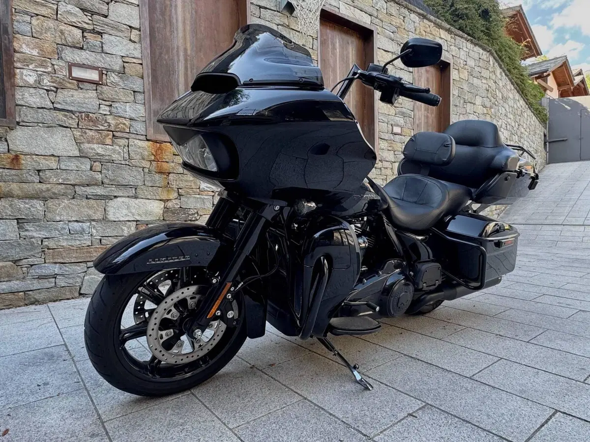 Harley-Davidson 114 Road Glide Limited (2020) - FLTRK (2)