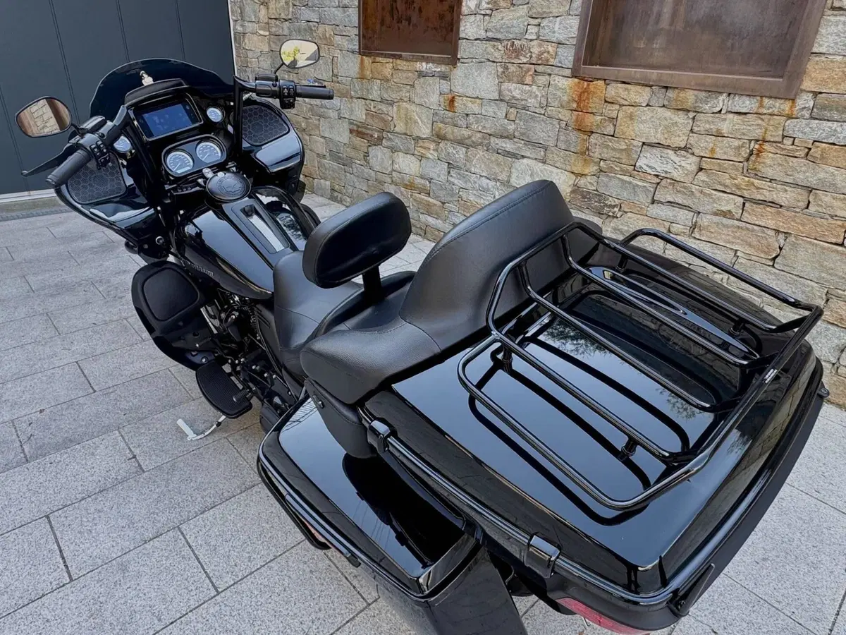 Harley-Davidson 114 Road Glide Limited (2020) - FLTRK (3)