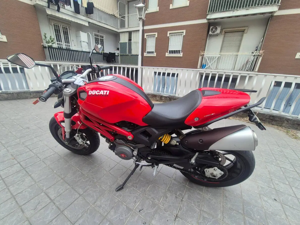 Ducati Monster 796 (2010 - 13) (3)