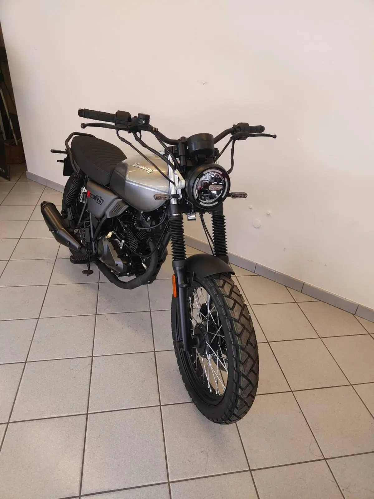 Keeway Motor X-Light 125 (2023 - 26) (13)