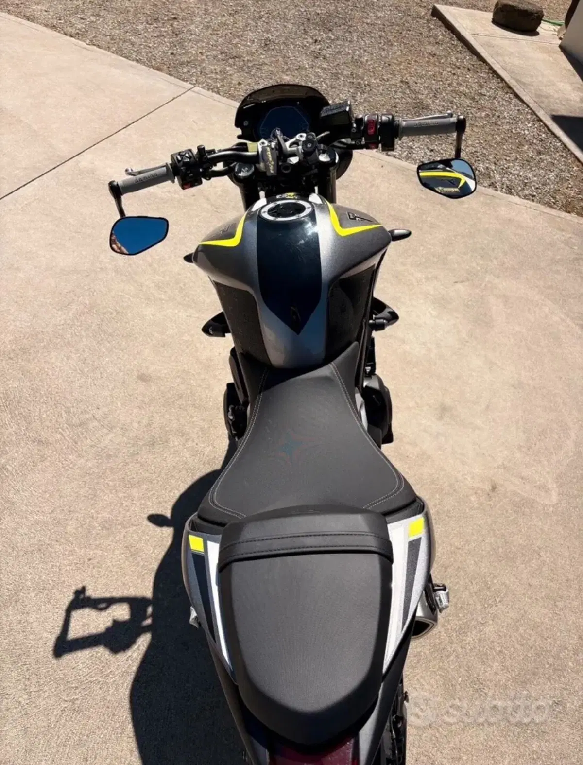 Triumph Street Triple 765 R (2023 - 26) (4)