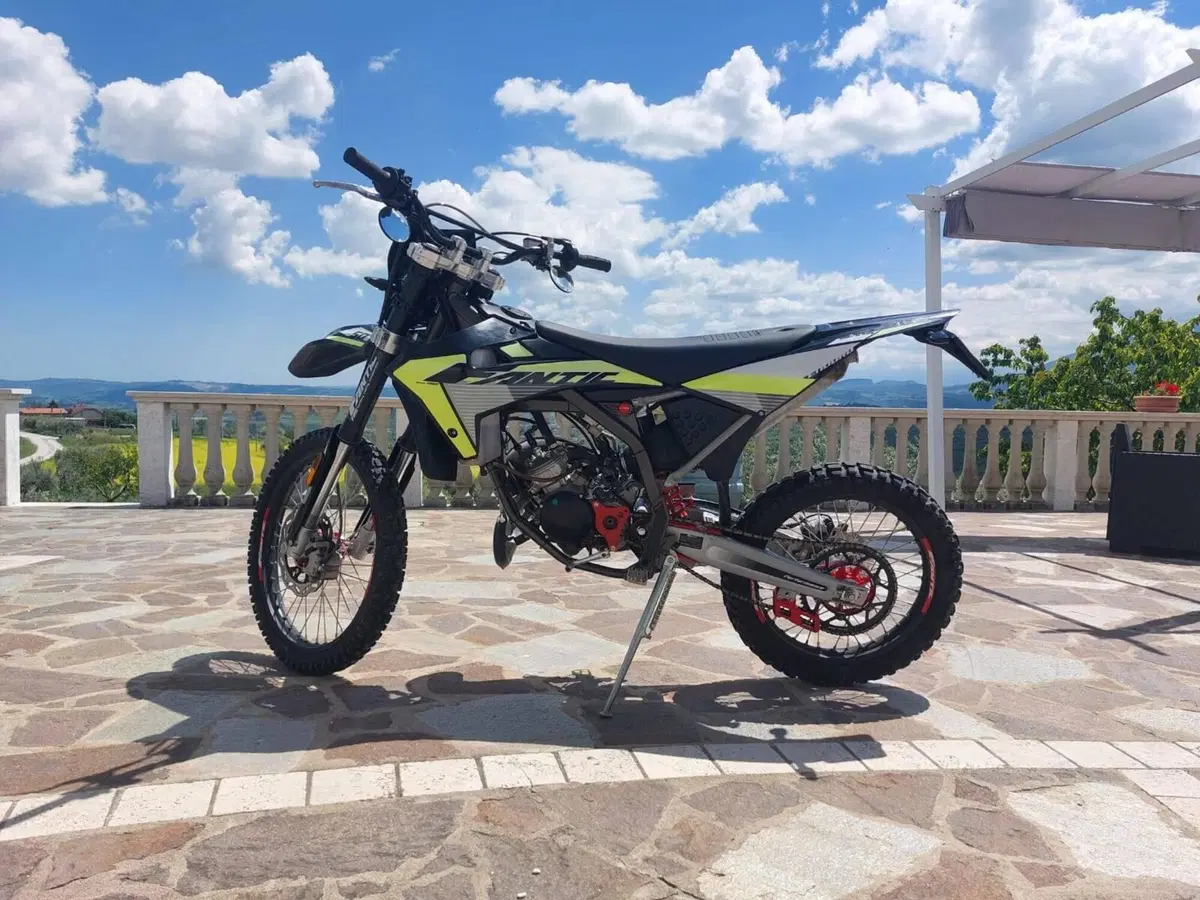 Fantic Motor Enduro 50 E Performance 2t (2019) (2)