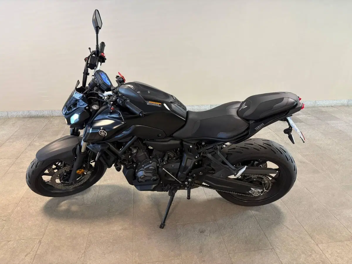 Yamaha MT-07 Pure (2023 - 25) (3)