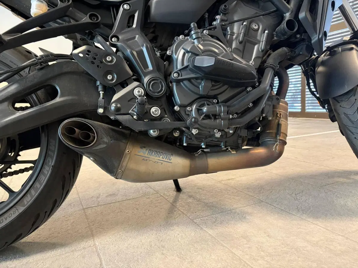 Yamaha MT-07 Pure (2023 - 25) (7)