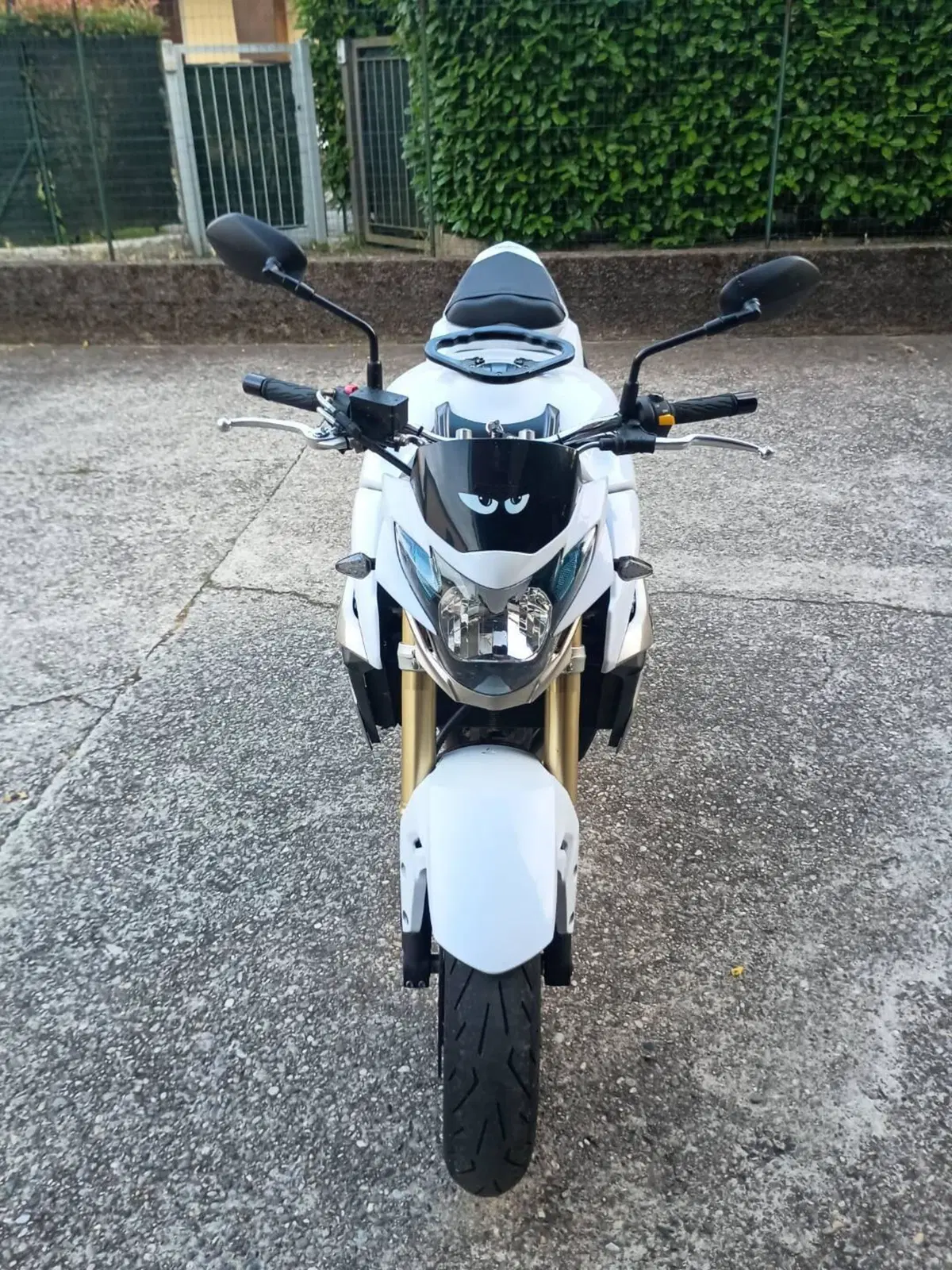 Suzuki GSR 750 (2010 - 15)
