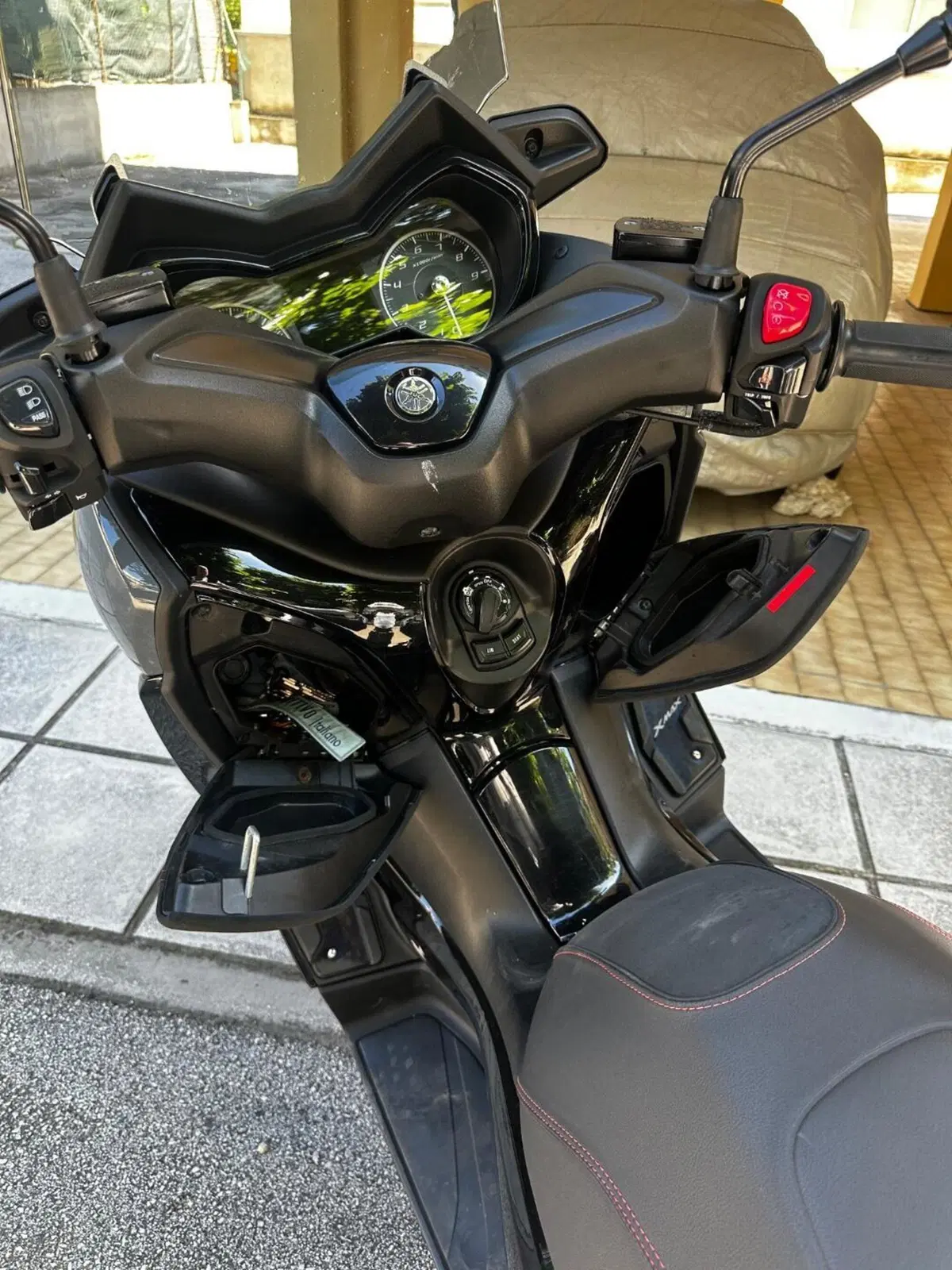 Yamaha X-Max 300 Tech Max (2021 - 24) (9)