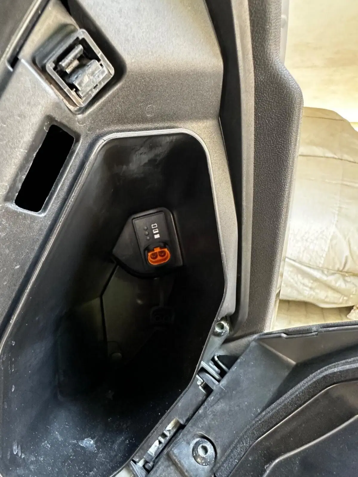 Yamaha X-Max 300 Tech Max (2021 - 24) (10)