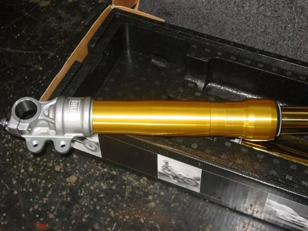 Forcella Ohlins FG620 tradizionale convenzionale d Öhlins (6)