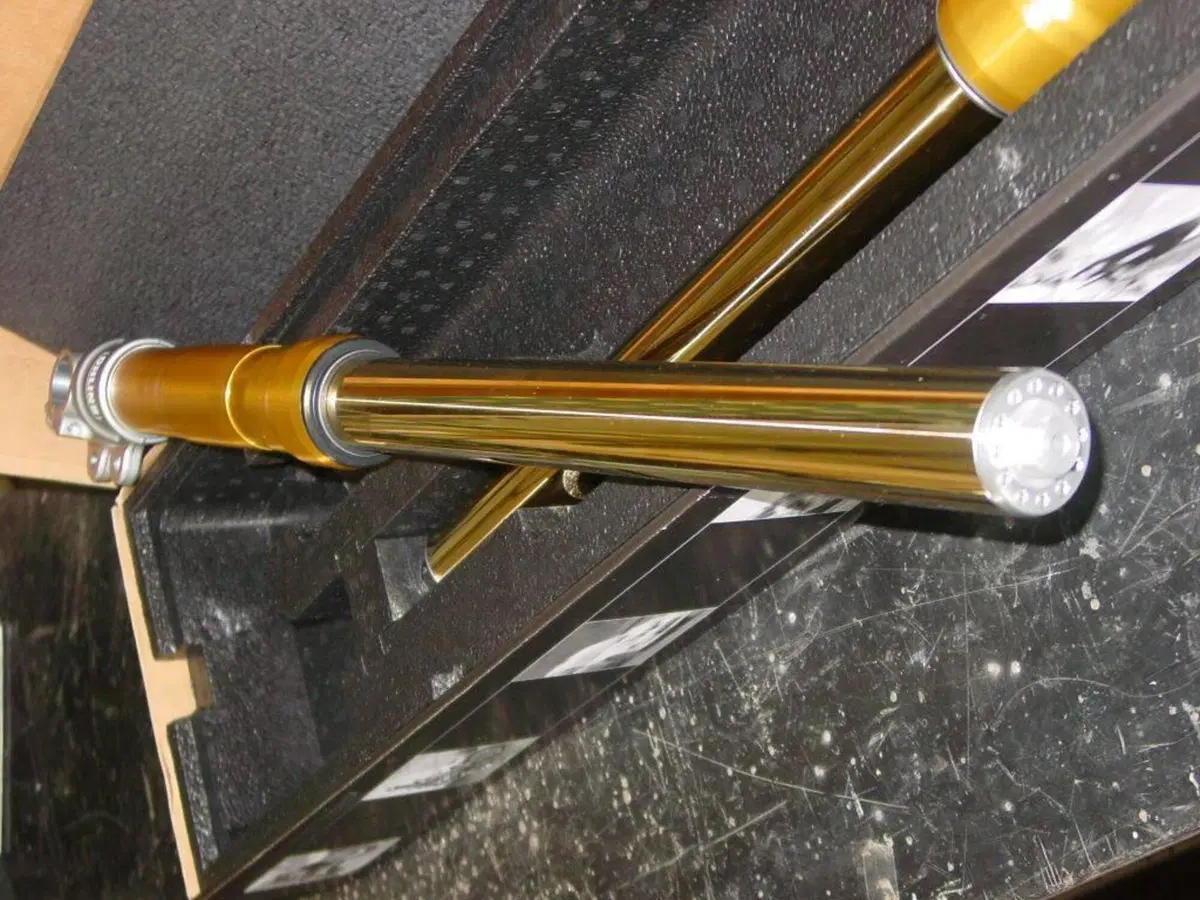 Forcella Ohlins FG620 tradizionale convenzionale d Öhlins (7)
