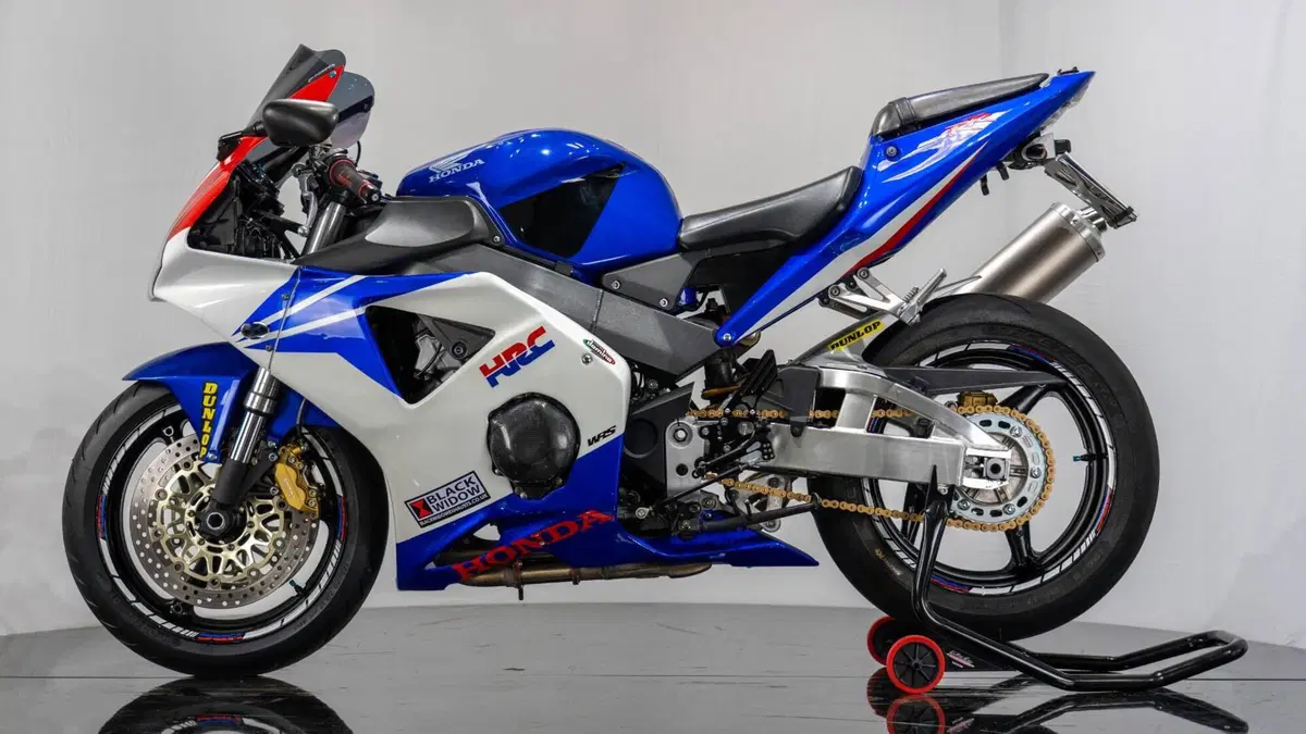 Honda CBR 900 RR Fireblade (2002 - 04) (2)