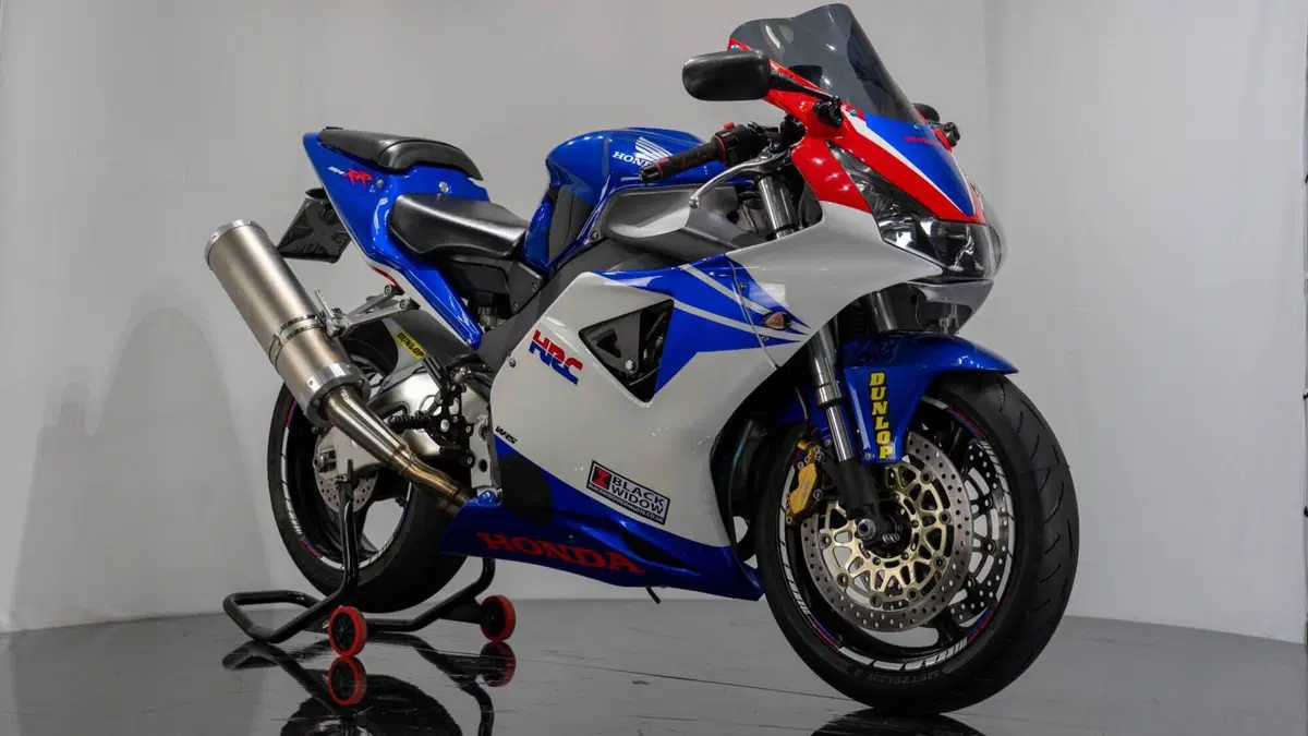 Honda CBR 900 RR Fireblade (2002 - 04) (5)