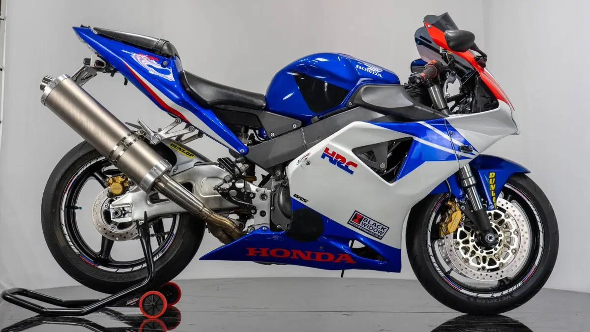 Honda CBR 900 RR Fireblade (2002 - 04) (6)